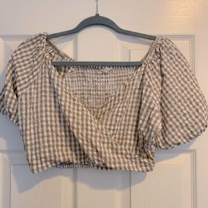 Sim & Sam 🤠🤎✨ Smocked Crop Top Puff Sleeve Beige Plaid Gingham V-Neck